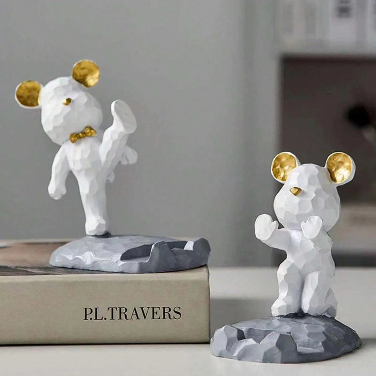Cartoon Bear Phone Tablet Stand: Cute Lazy Bracket for Home Desk Decor
